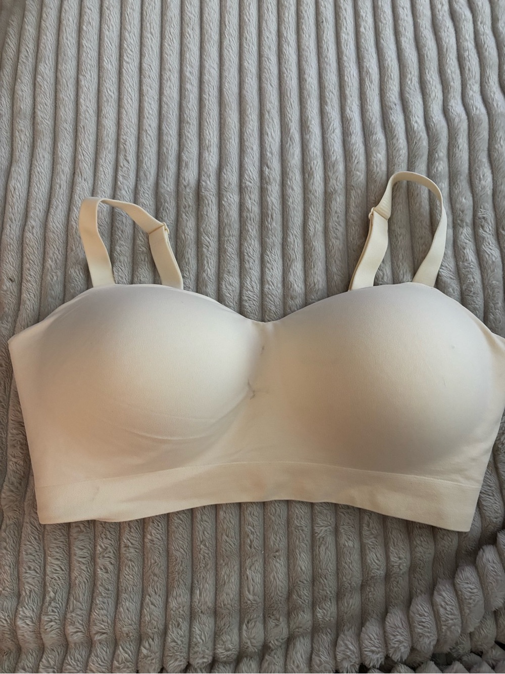 Truekind Seamless Convertible Padded Bra - Cream. Good Condition. SZ 2XL